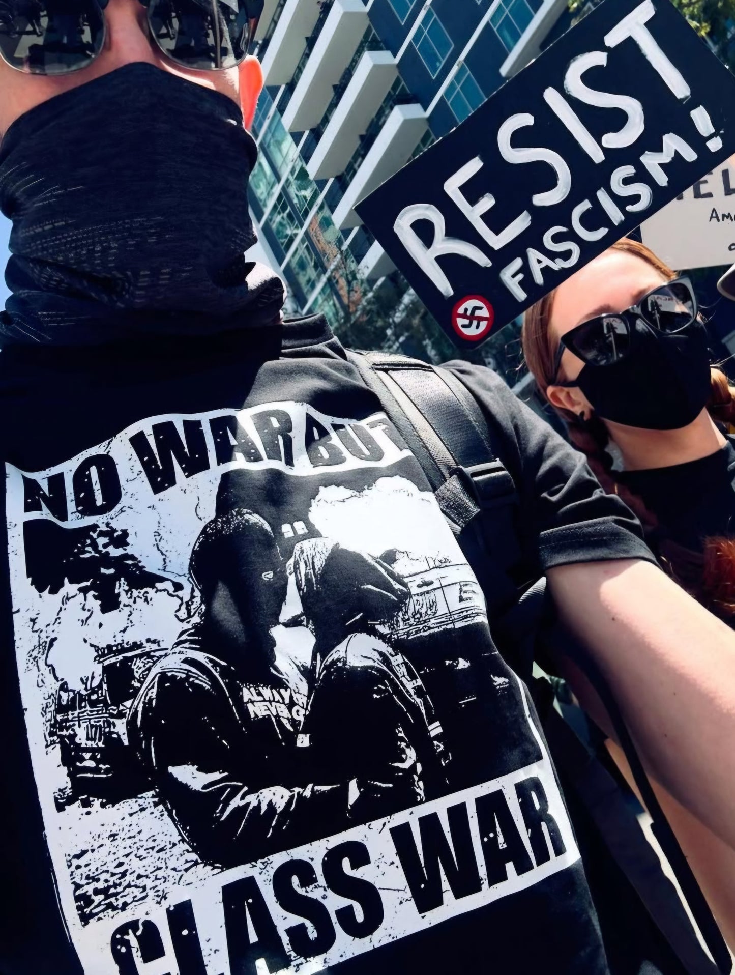 NO WAR BUT CLASS WAR - Unisex