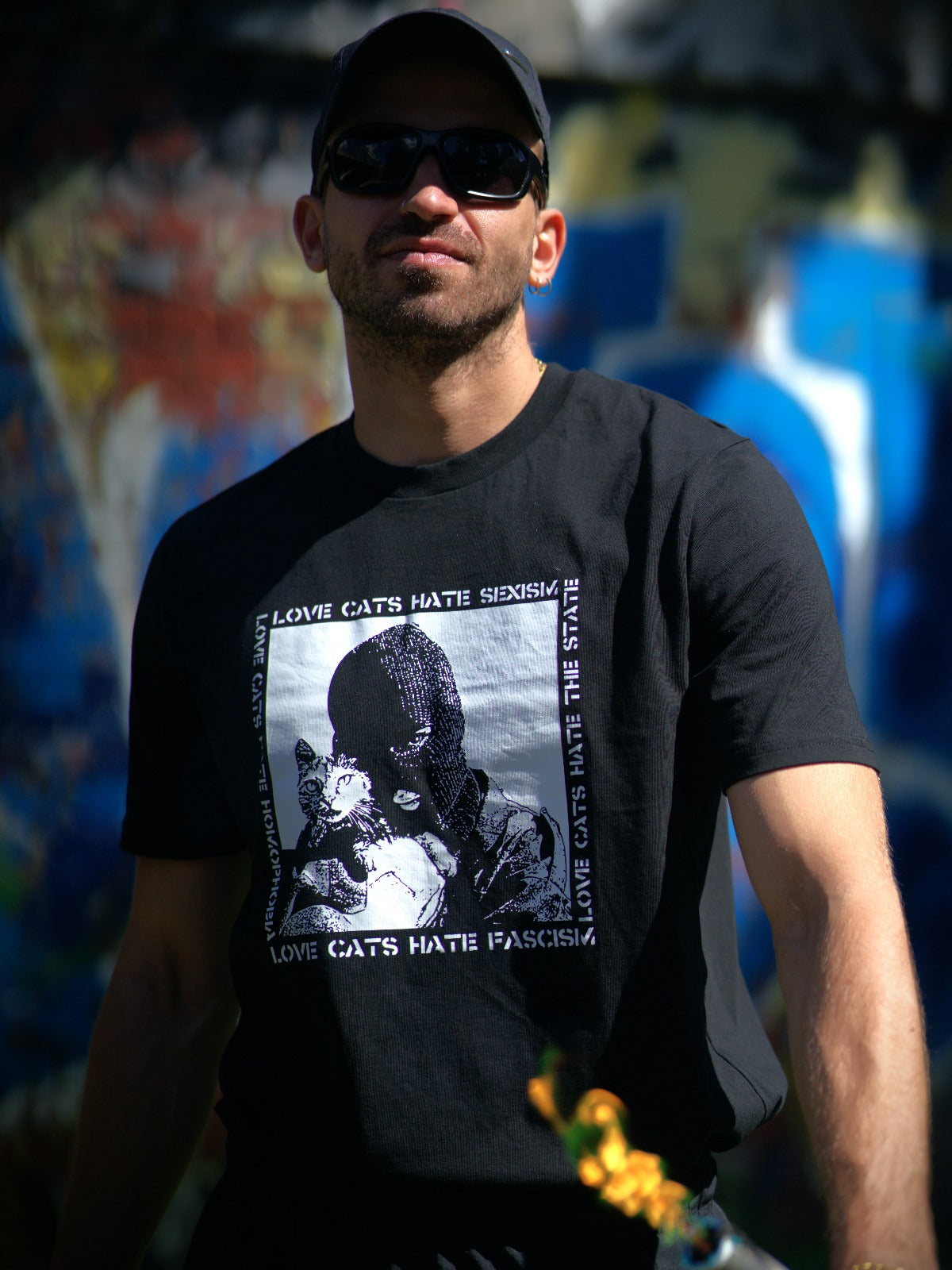 LOVE CATS HATE FASCISM - Unisex